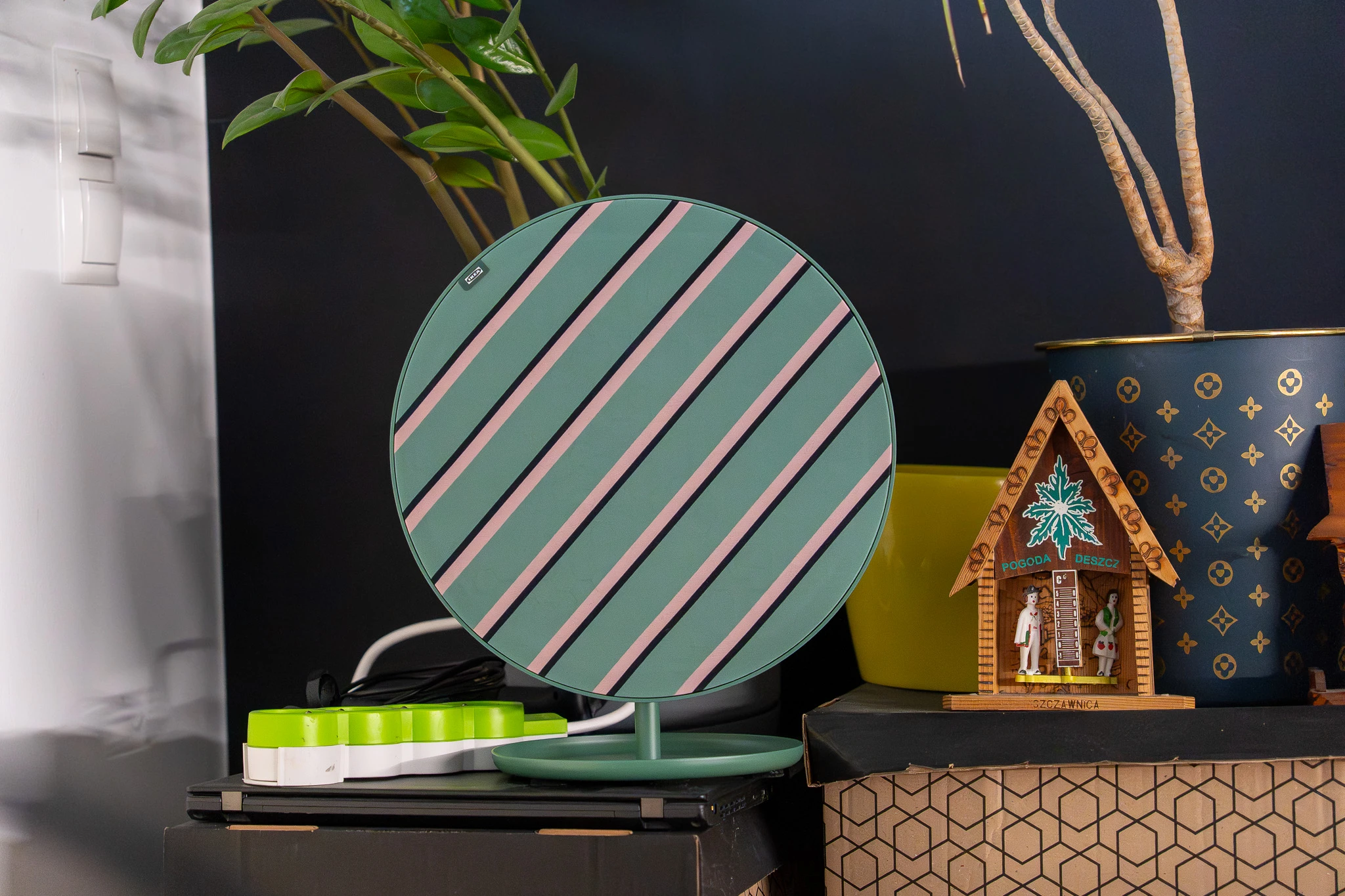 Odkryj grający mebel: tani głośnik, kt&oacute;ry pokochasz (i nie będziesz musiał ukrywać!) 13