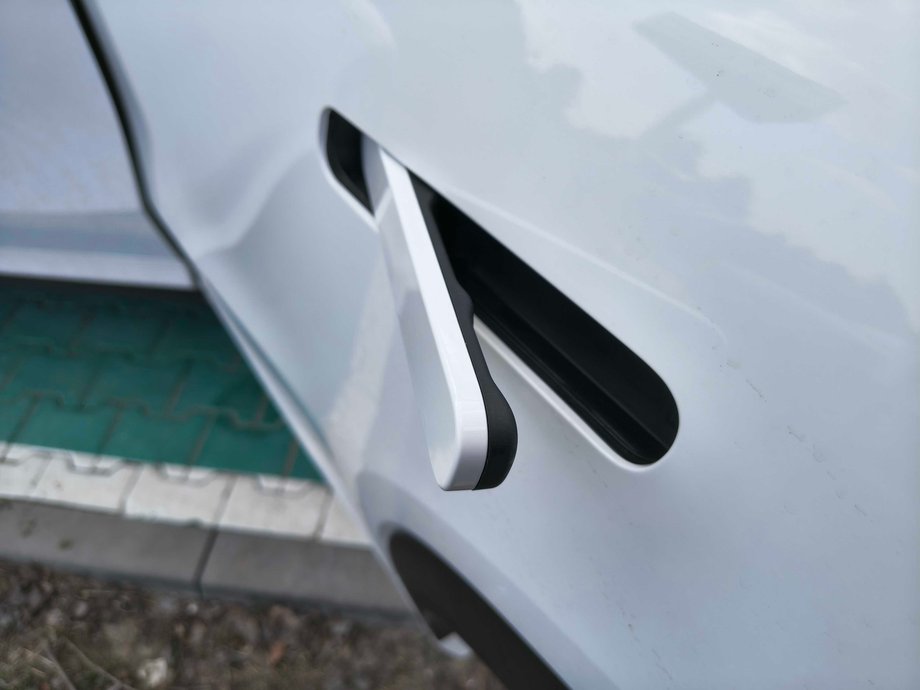 Odkryj Geely E5: Zobacz, jak wypada odświeżony chiński elektryk po zmianach 28 Klamki w Geely