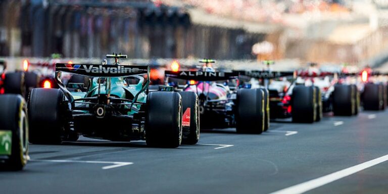 Odkryj, które zespoły Formuły 1 budują największą wartość: Ferrari, Mercedes czy Red Bull?