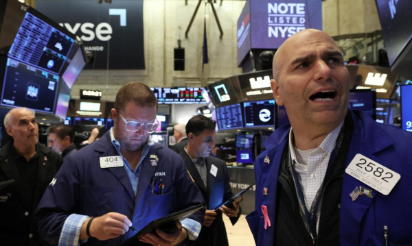 Główna 31 Wall Street wstrzymuje oddech: Nasdaq świętuje najlepszy tydzień od listopada