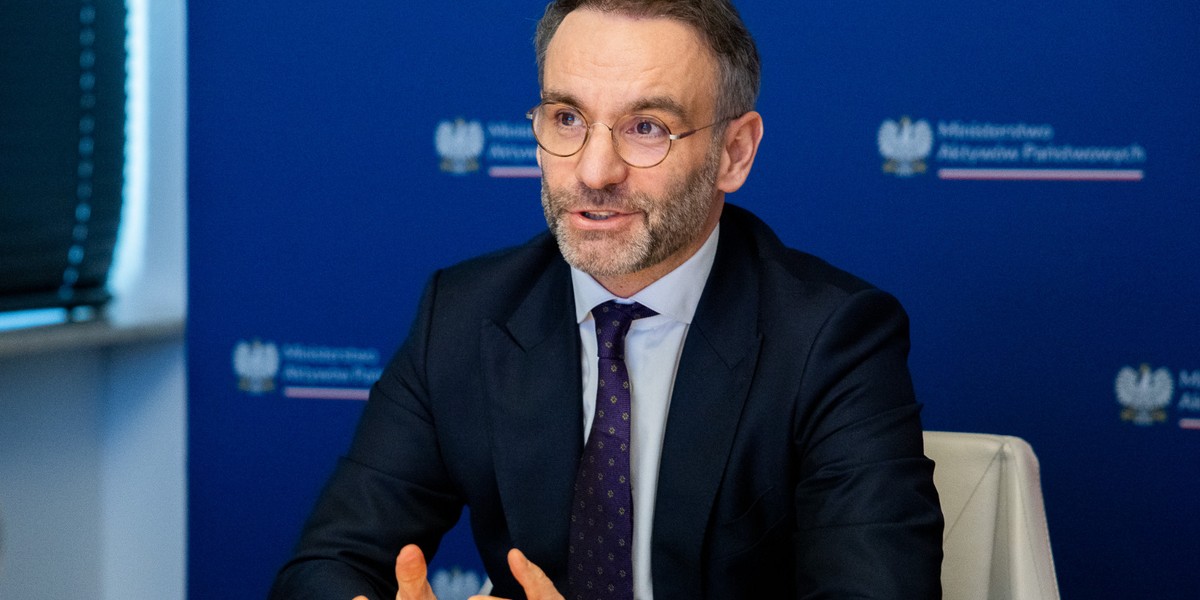 Dyrektor generalny ministerstwa aktyw&oacute;w państwowych Przemysław Ciszak ujawnia szczeg&oacute;ły w sprawie promocji local content 