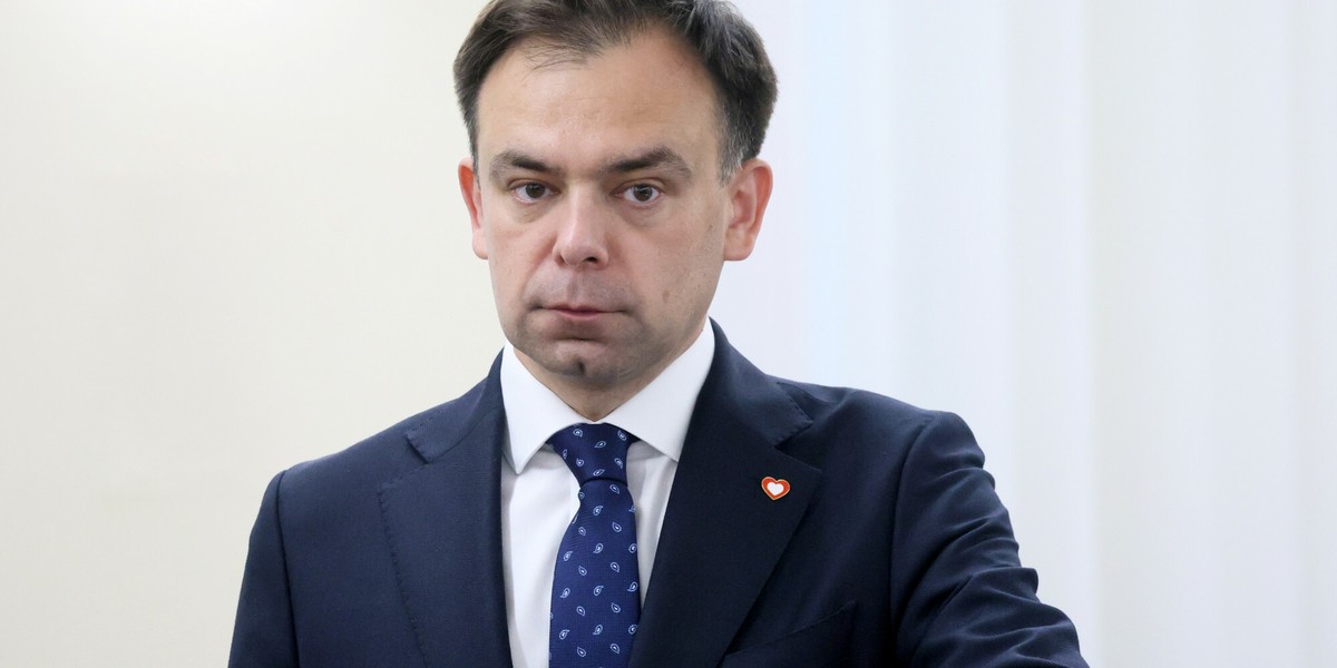 Windfall Tax: Odkryj tajniki dodatkowego podatku od zysków 2 Minister finansów Andrzej Domański