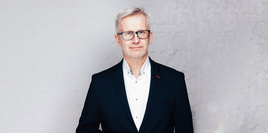 Szymon Wojciechowski &ndash; prezes zarządu, wsp&oacute;łwłaściciel, architekt-partner w APA Wojciechowski Architekci