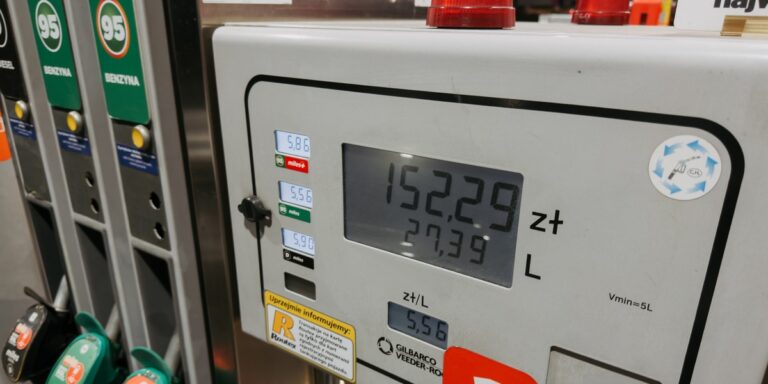 Minister Energii ogłasza nowe stawki cen paliw – sprawdzamy, co się zmieni