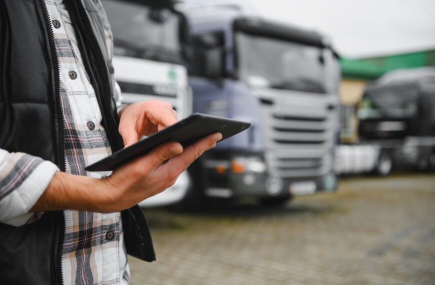 Logistyka potrzebuje rąk do pracy: te zawody znikają z rynku najszybciej