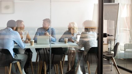Automatyzacje proces&oacute;w z wykorzystaniem agent&oacute;w AI w Microsoft 365