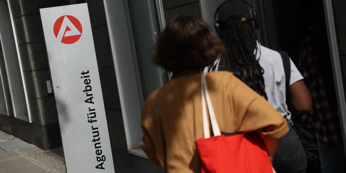 Niemiecki rynek pracy na rozdrożu: Odkryj strategie walki z bezrobociem 3 Sytuacja na niemieckim rynku pracy się pogarsza