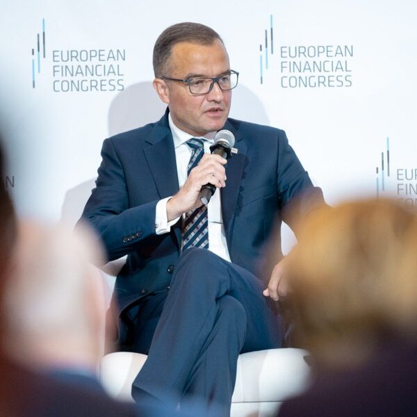 Bankowy pactum: Mikołajczyk kontruje prezesa UOKiK