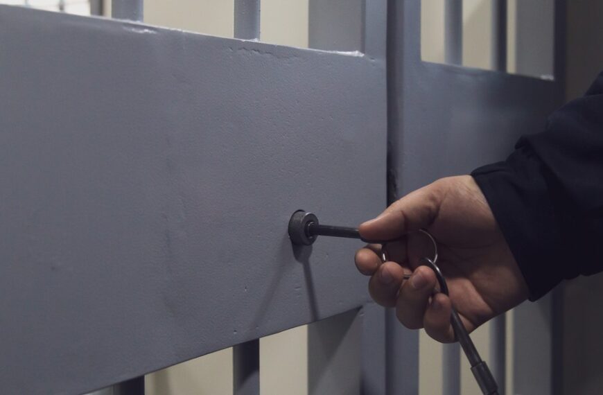 Główna 40 Prokuratura prześwietla niemiecki „raj dla przestępców” – gigantyczna afera korupcyjna…