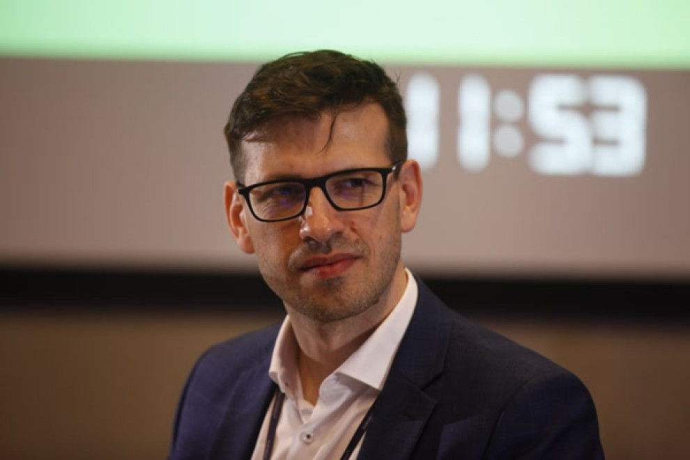 Praca hybrydowa: Czemu sama technologia nie wystarczy do sukcesu? 9