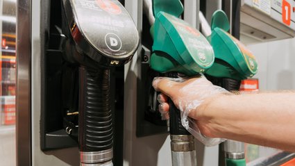 Minister energii podjął decyzję. Ceny paliw od czwartku zn&oacute;w w g&oacute;rę 