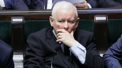 Były asystent prezesa PiS sporo zarobił w państwowej sp&oacute;łce. Dowod&oacute;w na pracę brakuje