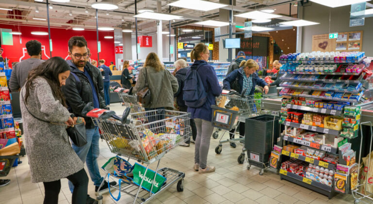 Praca zdalna nagradza: gdzie znaleźć najwyższe zarobki i satysfakcję?