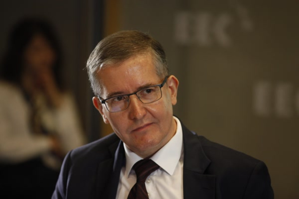 Praca hybrydowa: Czemu sama technologia nie wystarczy do sukcesu? 8