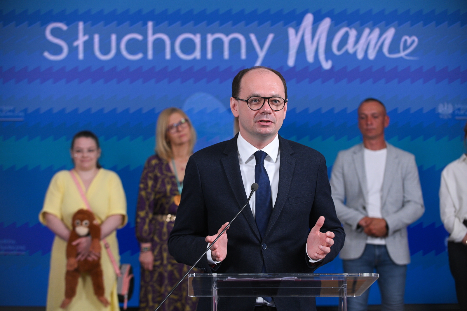 Rodzice dostaną dłuższy zasiłek opiekuńczy: nawet 120 dni wsparcia rocznie 4