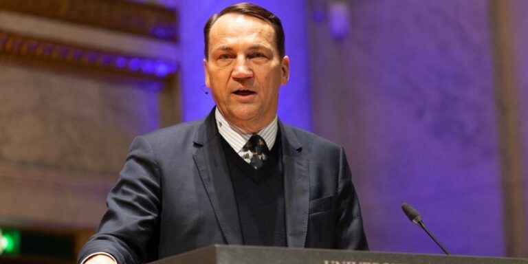 Sikorski kreśli ścieżki polskiego biznesu na globalnym rynku