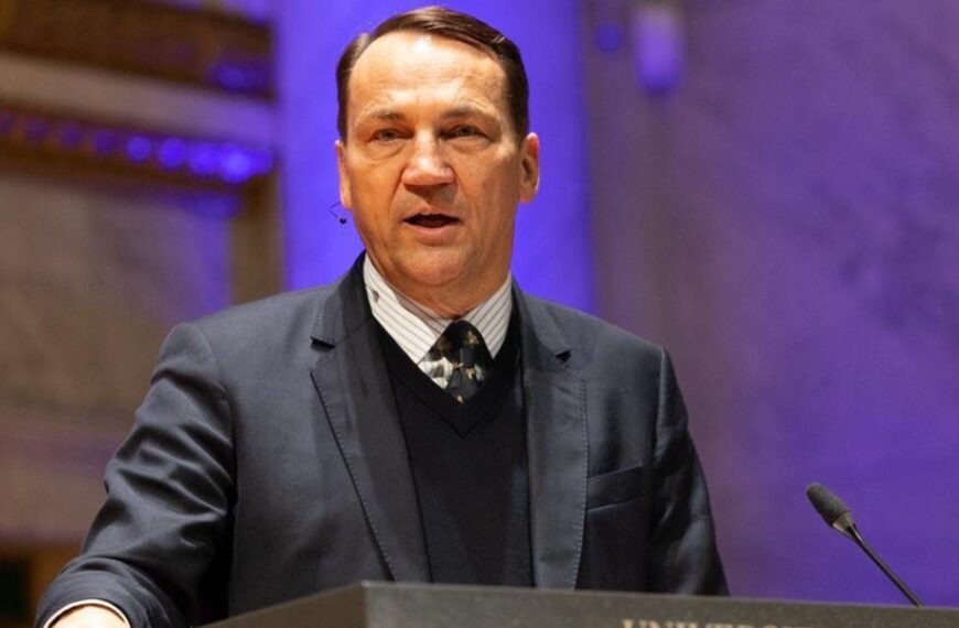 Sikorski kreśli ścieżki polskiego biznesu na globalnym rynku