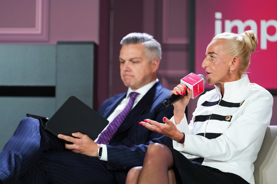 Środki publiczne powinny uruchamiać także kapitał prywatny i w Polsce to potrafimy, czego przykładem jest transformacja energetyczna &mdash; podkreślała Marta Postuła, wiceprezes zarządu Banku Gospodarstwa Krajowego