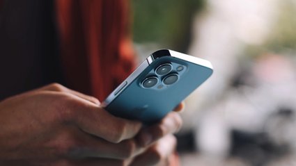 Tanie, ale zaskakująco dobre. Te smartfony do 1500 zł zawstydzają droższe modele 