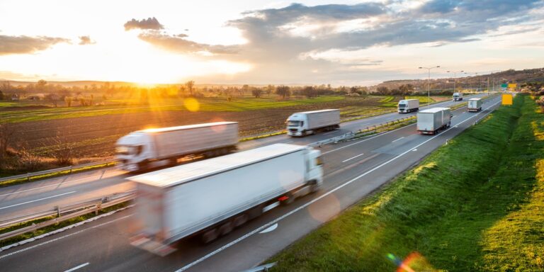 Polska branża transportowa na skraju przepaści – eksperci ostrzegają przed falami bankructw.