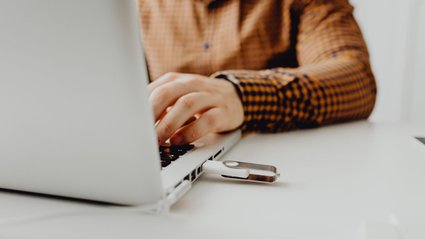 5 najlepszych firm wspierających cyberbezpieczeństwo w biznesie 2026 &ndash; wybraliśmy najlepszych, którzy ochronią Twój biznes 
