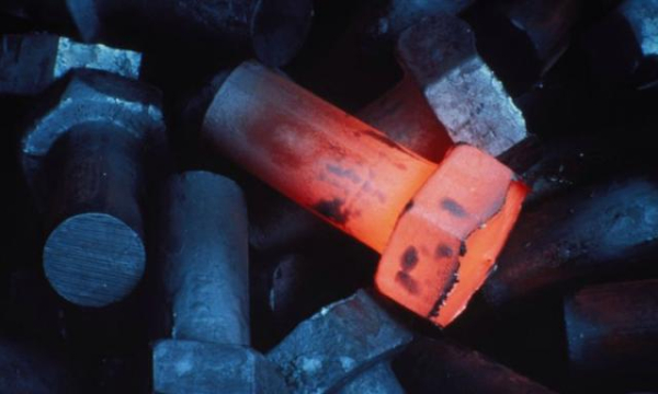 Finansowy paraliż branży metalowej. Faktury na 100 tys. zł leżą odłogiem
