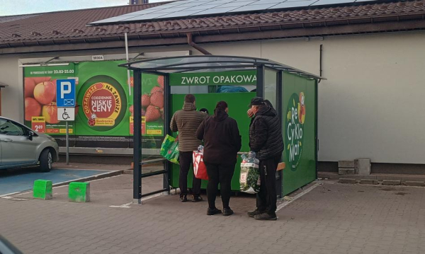 System Kaucyjny: Polacy Narzekają, Ale Aktywnie Korzystają