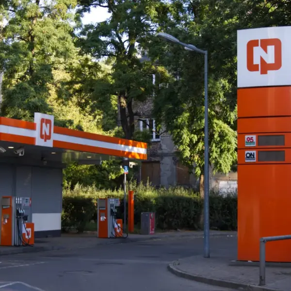 Główna 53 Wzrost cen diesla: Jak firmy transportowe radzą sobie z presją kosztów paliwa