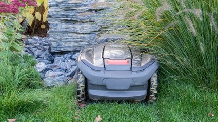 Ogr&oacute;d jak tor przeszk&oacute;d. 7 sytuacji, w kt&oacute;rych robot kosi lepiej niż człowiek