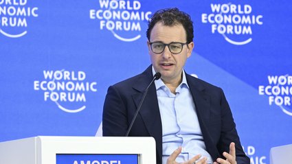 CEO Anthropic twierdzi, że cechą AI może być mniejsza liczba miejsc pracy. Jego rozwiązanie? Redystrybucja