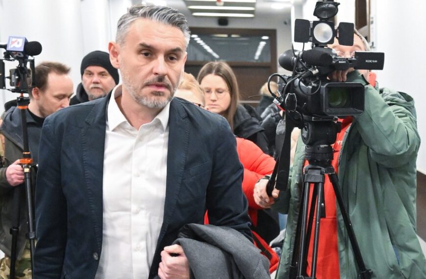 Byli wiceministrowie nie poniosą odpowiedzialności za wakacyjne podr&oacute;że służbowym autem