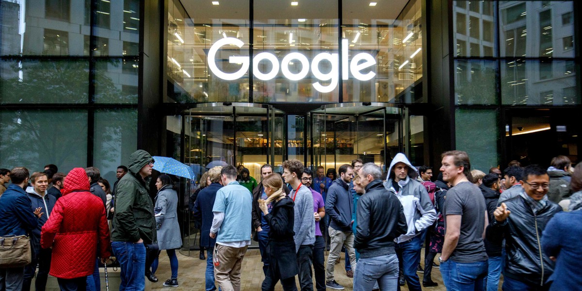 Brytyjskie firmy przechodzą z eksperymentów AI na realne wdrożenia: oto jak to wygląda 2 Biuro Google'a w Londynie