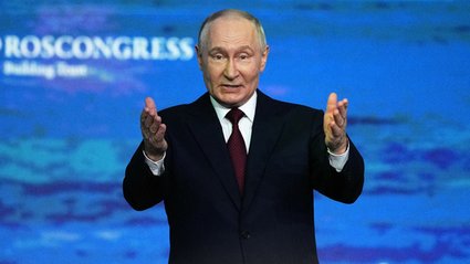 Władimir Putin bagatelizuje problemy gospodarcze podczas rosyjskiego Davos