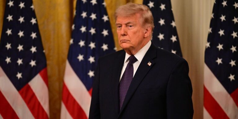 Nowe cła Trumpa: 60 państw na celowniku, świat grozi wojną handlową