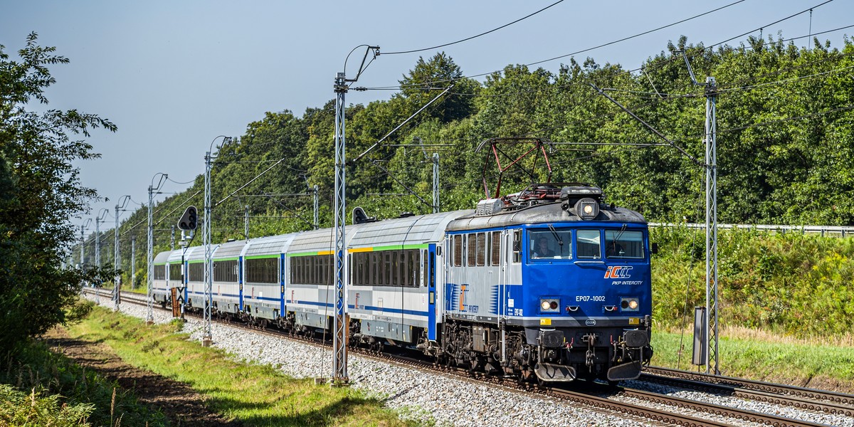 O ile kolej przegrywa w transporcie towar&oacute;w, to odwrotnie jest w przewozie os&oacute;b