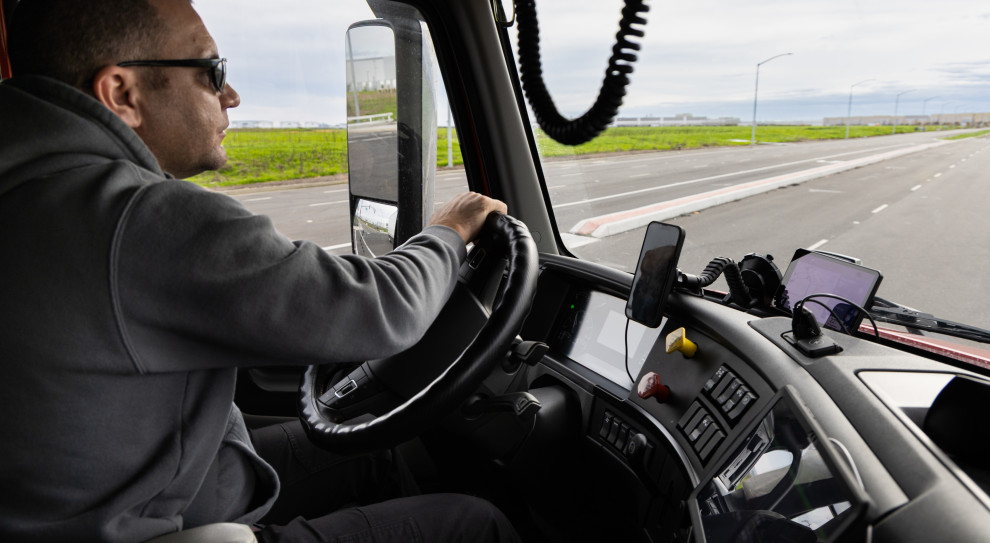 Polska transportowa w kryzysie: ponad 300 powiat&oacute;w walczy z brakiem kierowc&oacute;w 2