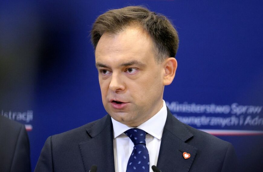 Rząd przyśpiesza prace nad podatkiem od zysk&oacute;w koncern&oacute;w paliwowych