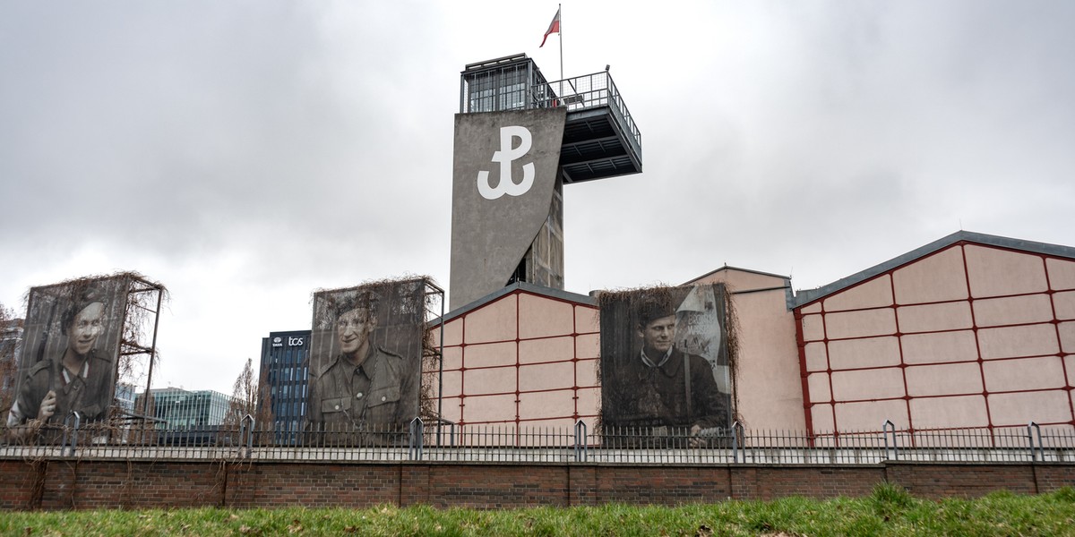 Rząd zwalnia z podatku nagrody dla Powstańców: Projekt rozporządzenia ujrzał światło dzienne 2 Muzeum Powstania Warszawskiego w Warszawie