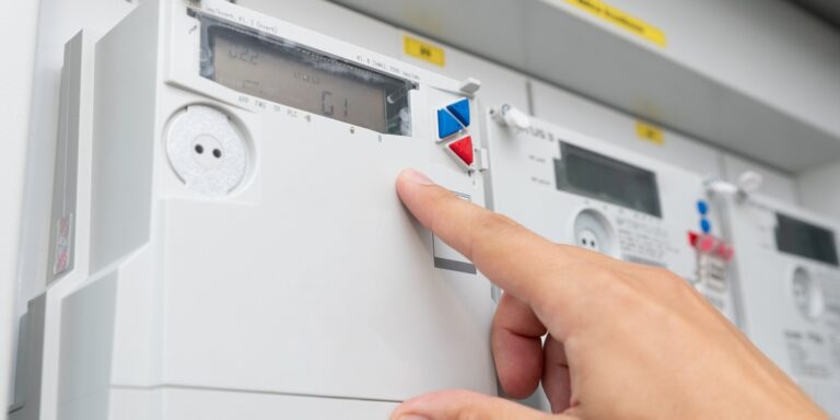 Uproszczenie rachunków za prąd: Odkryj kluczowe zmiany w przepisach energetycznych