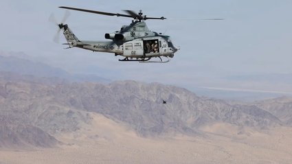 Armia USA testuje śmigłowce jako stanowiska dowodzenia dla dron&oacute;w FPV