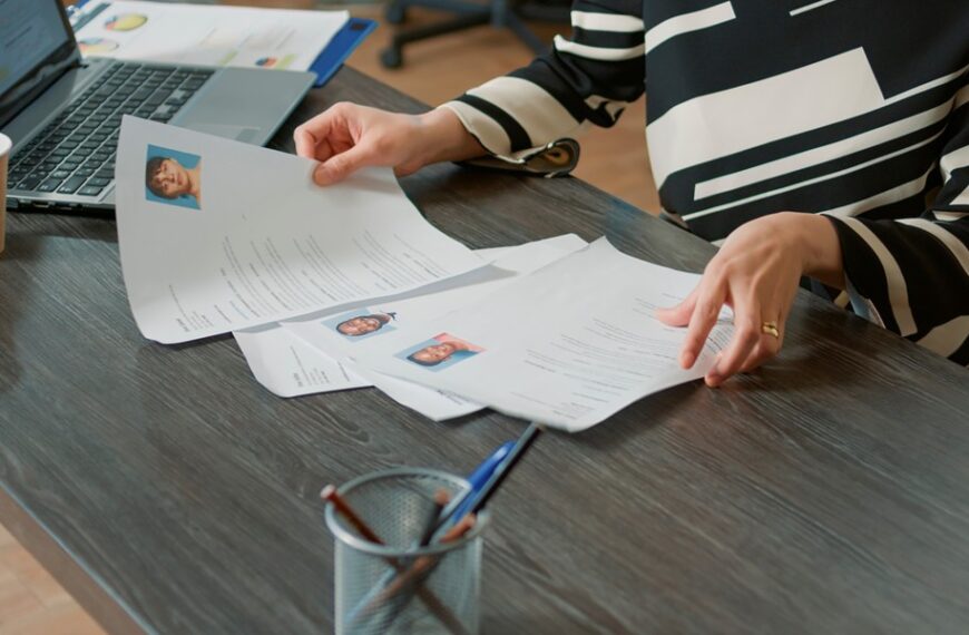 UOKiK uderza w portal CV: Automatyczne pobieranie opłat zakończone karą