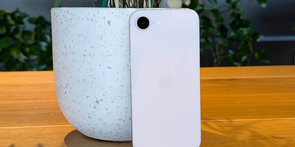 Apple iPhone 17e