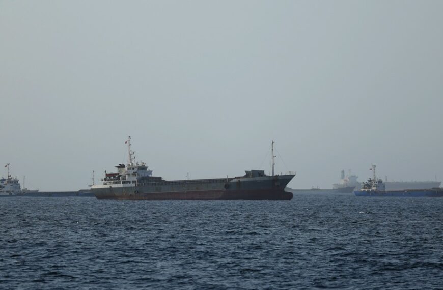 Iran i Oman ujednoliciły stanowisko w sprawie strategicznej cieśniny.