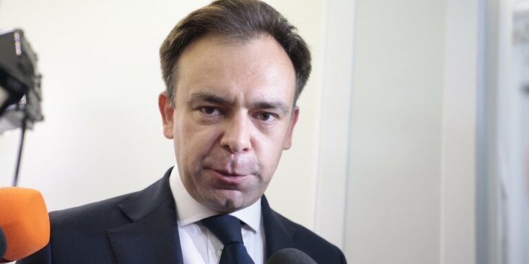 Polska gospodarka przyspiesza: Minister Finansów ujawnia przełomowy moment dla inwestycji