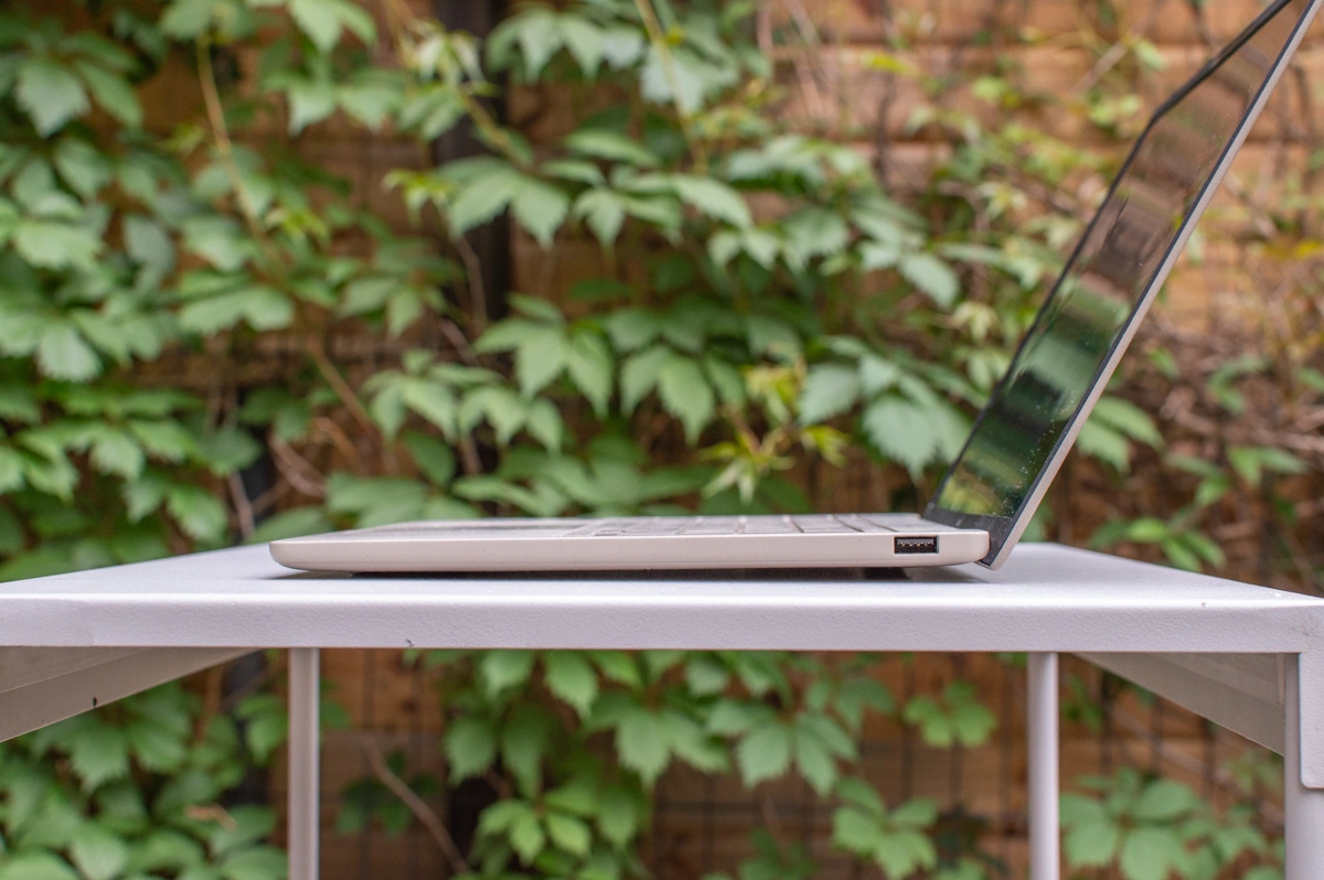 Asus Zenbook A14: Odkryj lekkość, która rewolucjonizuje pracę 19 Asus Zenbook A14: Odkryj lekkość, która rewolucjonizuje pracę 19