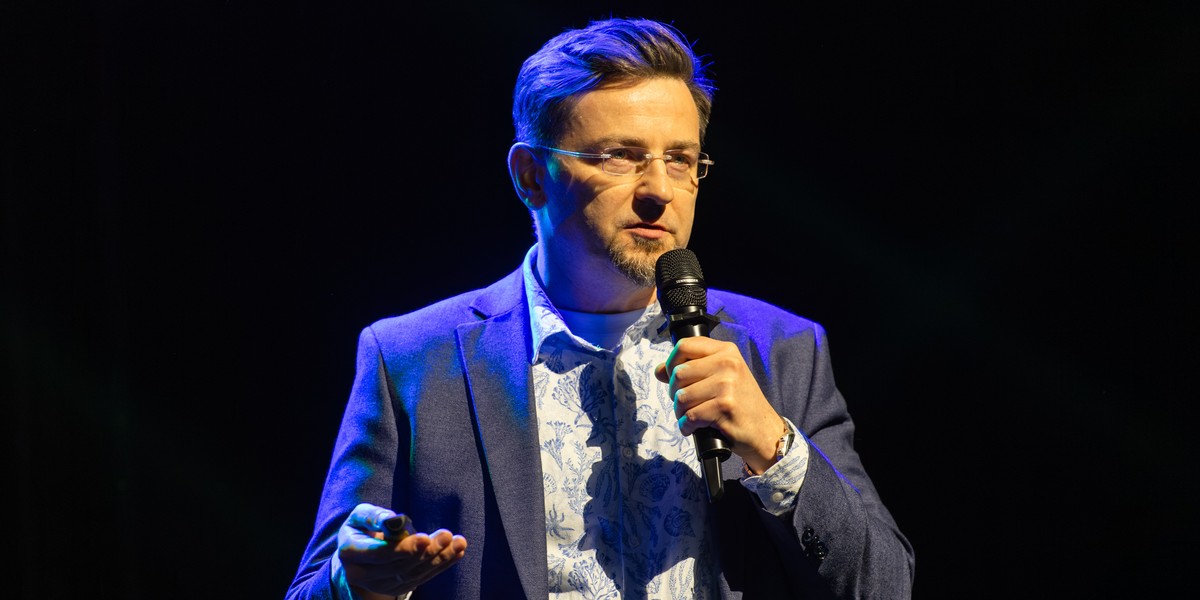 Inteligentni Agenci AI Rewolucjonizują Tworzenie Aplikacji Biznesowych 2 Wojciech Struski, Dyrektor ds. Bezpieczeństwa Cybernetycznego i Architektury Technologicznej RASP