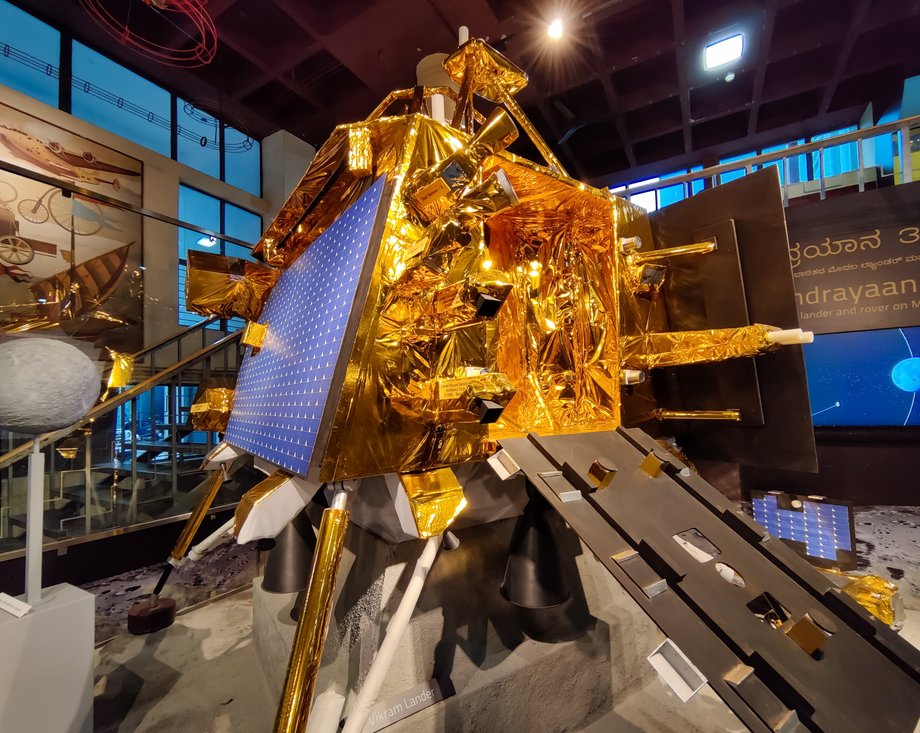 Model indyjskiego lądownika księżycowego Chandrayaan 3