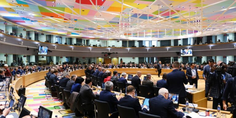 Tusk wyznacza Polskie priorytety: UE kontra Chiny, co dalej?