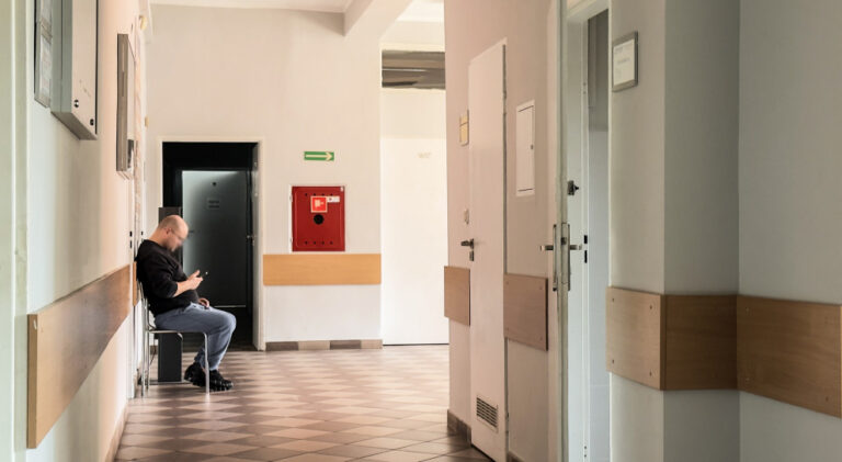 Mieszkańcy domagają się otwartej debaty o płacach, kończąc z populistycznymi zagrywkami