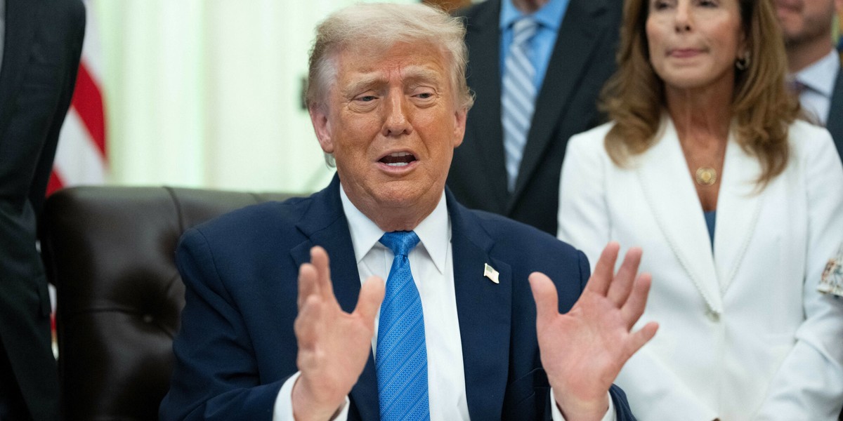 Donald Trump w Gabinecie Owalnym